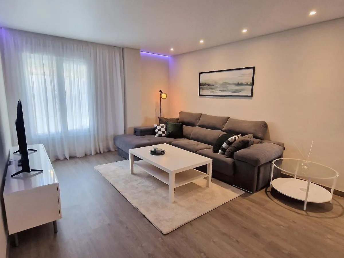 Emerald Apartment - Spacious Modern 2 Bedroom Benalmadena